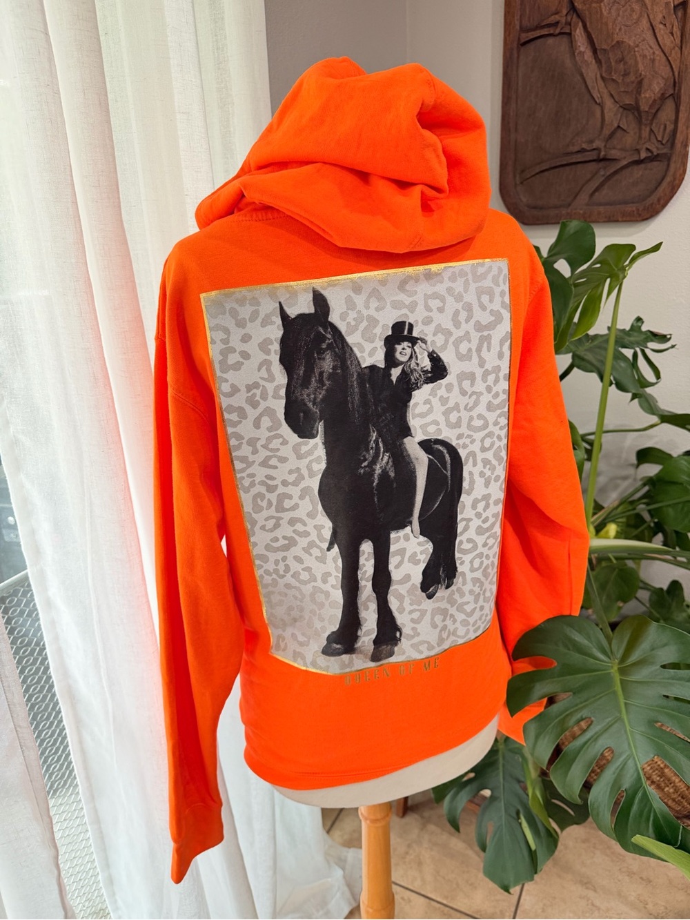 Shania Twain Hoodie Neon Orange 2023 Tour Graphic Back Pullover Size S